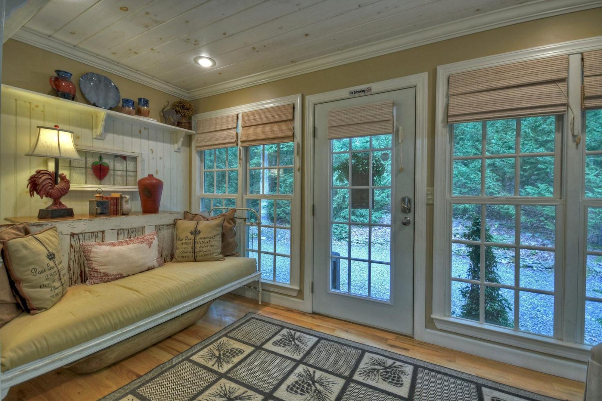 Southern Living Cottage Cozy Up By The Fire Relax On The Porch And Enjoy Peaceful Surroundings Blue Ridge Buitenkant foto